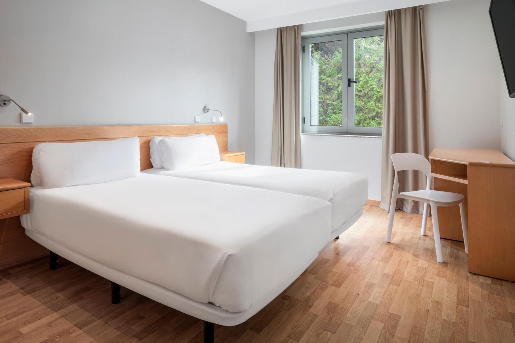 Twin Room,1592876030:JPEG
